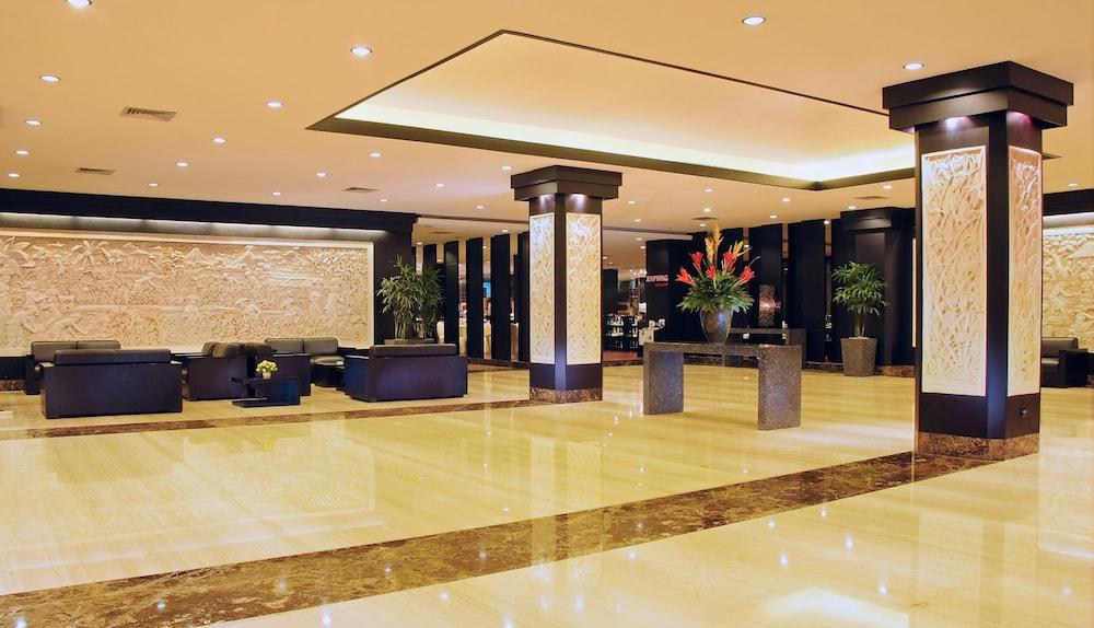 ASTON Denpasar Hotel & Convention Center - Lobby