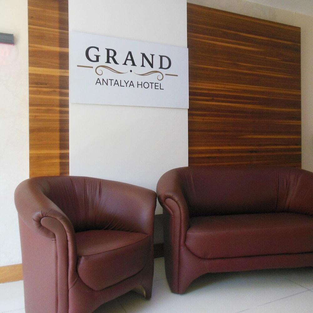Grand Antalya Hotel - Lobby Sitting Area