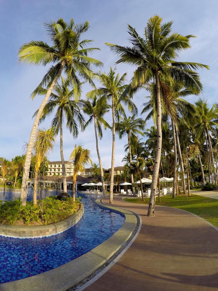 Mövenpick Resort & Spa Boracay - Property Grounds