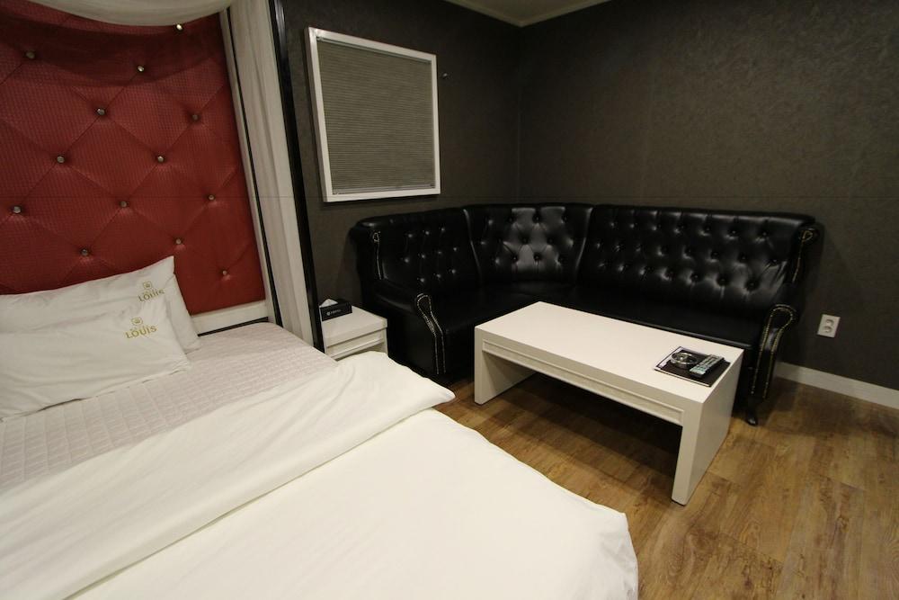 Louis J Hotel - Room amenity