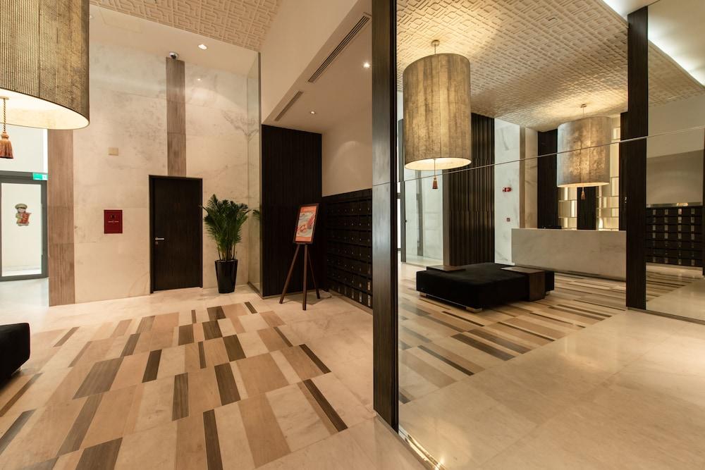 The Costa Serviced Apartment by SeaHoliday - Reception