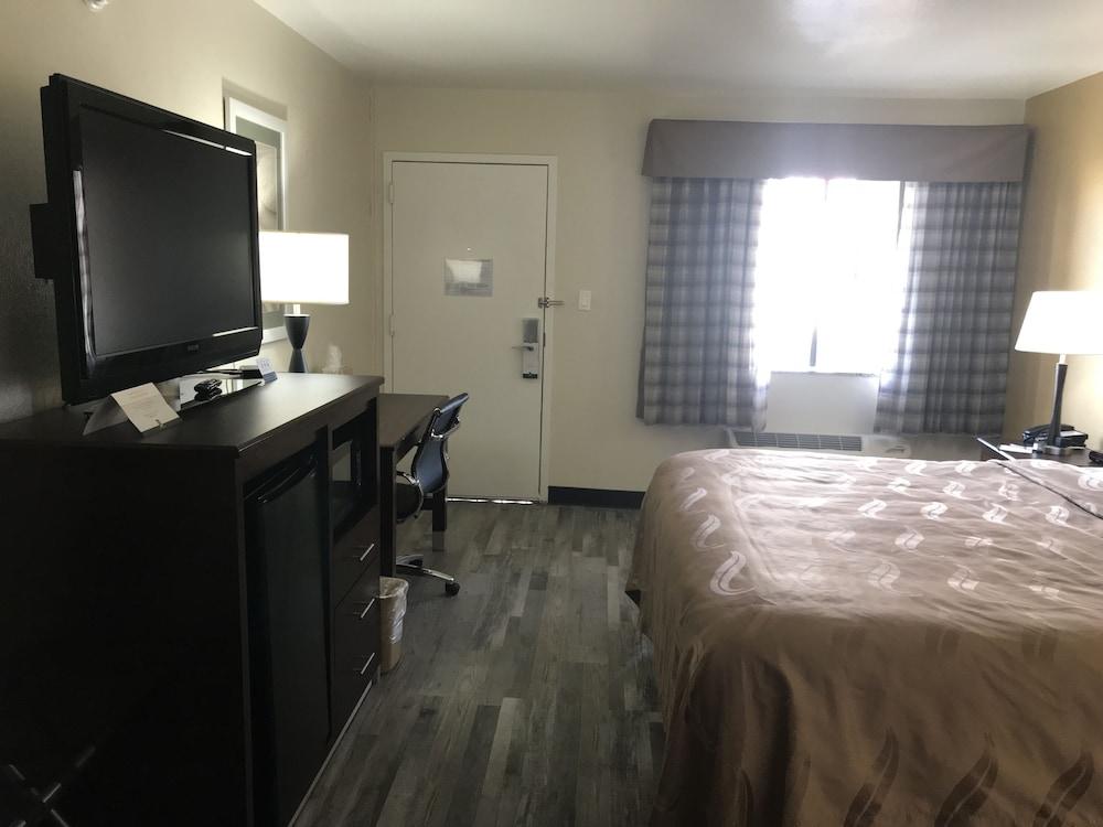 Quality Inn & Suites near Downtown Mesa - Room