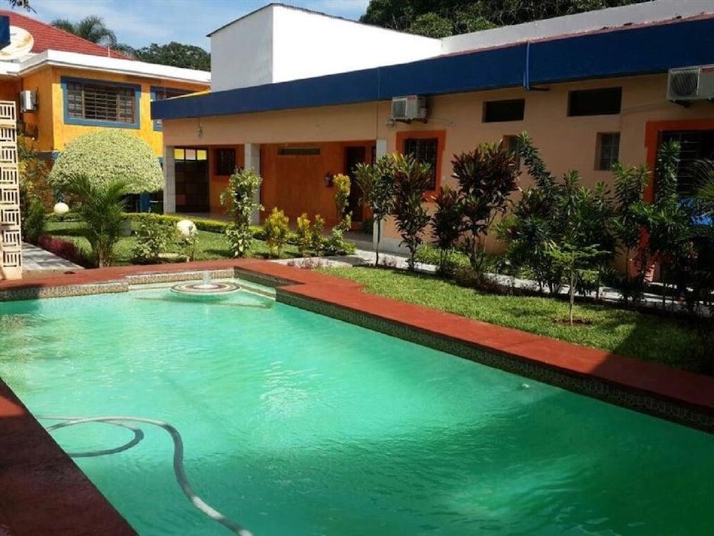 Acacia Guest House - Outdoor Pool