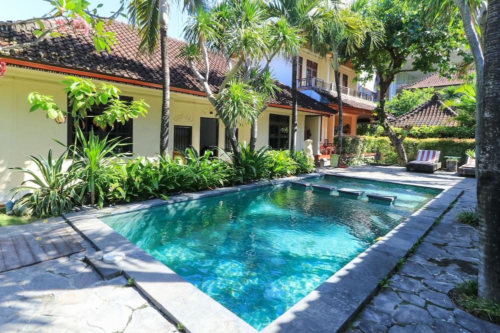 Sari Indah Cottages - Outdoor Pool