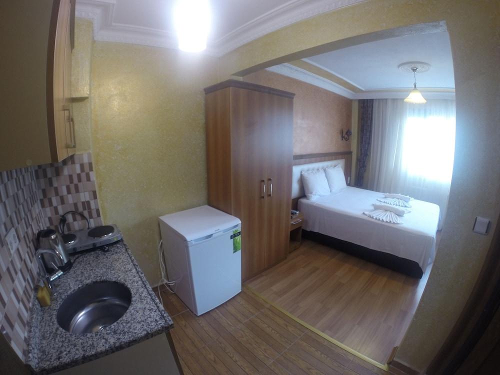 Arat Apartments Suites - Room