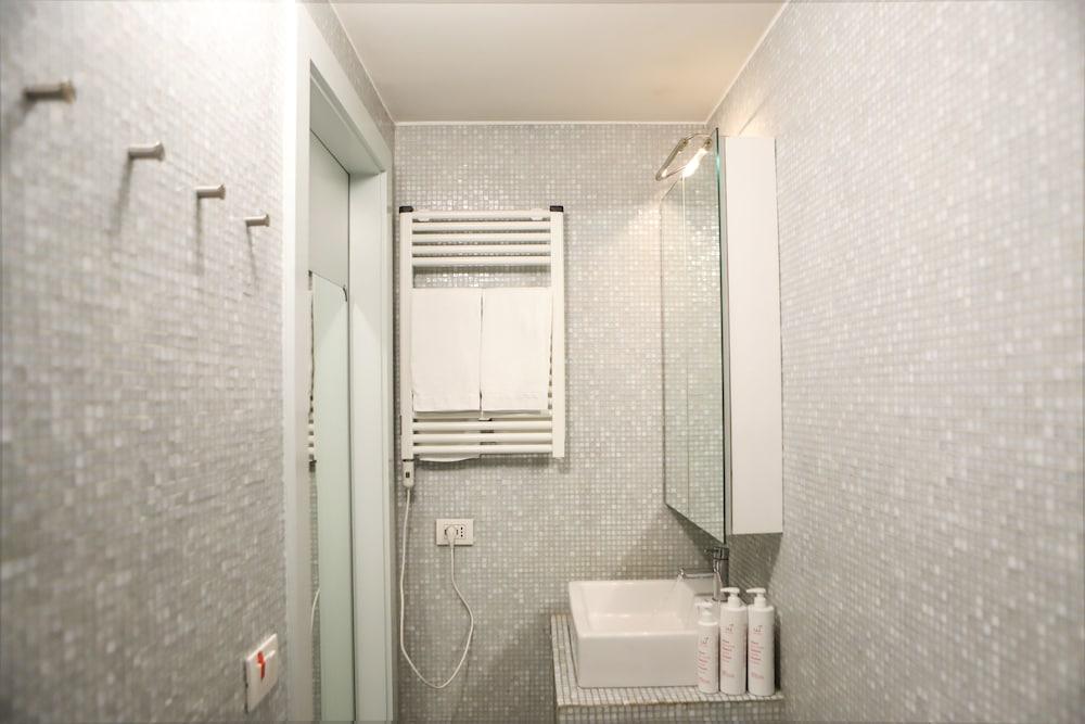Casa Dedalo by Wonderful Italy - Bathroom