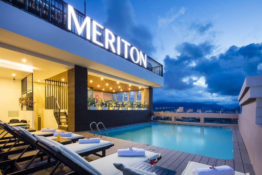 Meriton Hotel - Featured Image