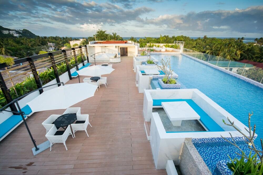 Ferra Hotel and Garden Suites - Rooftop Pool