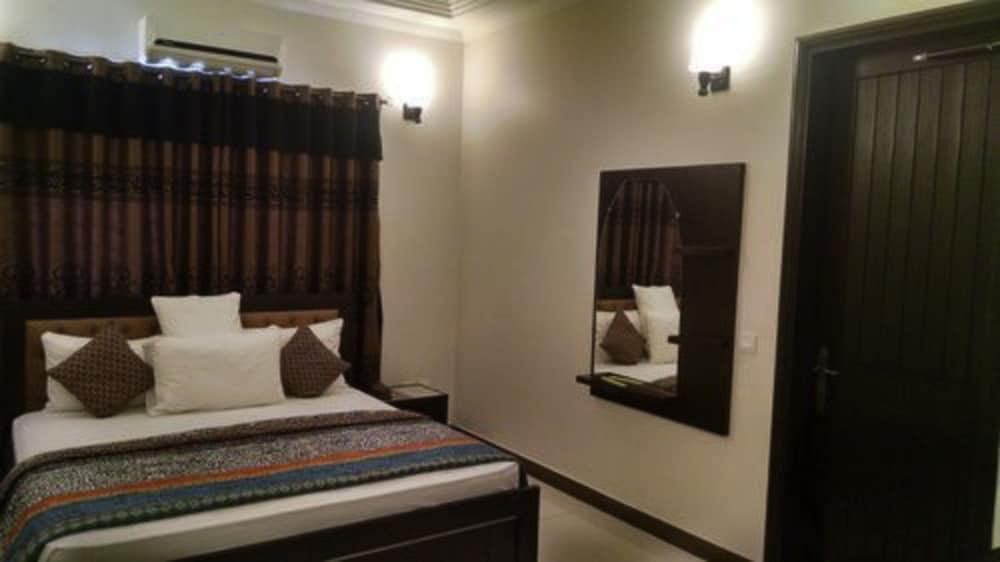 Elegance Services Guest House - Room