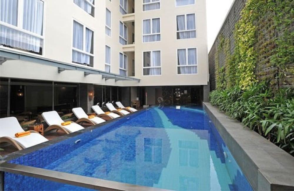 Hotel Solaris Kuta Bali - Outdoor Pool