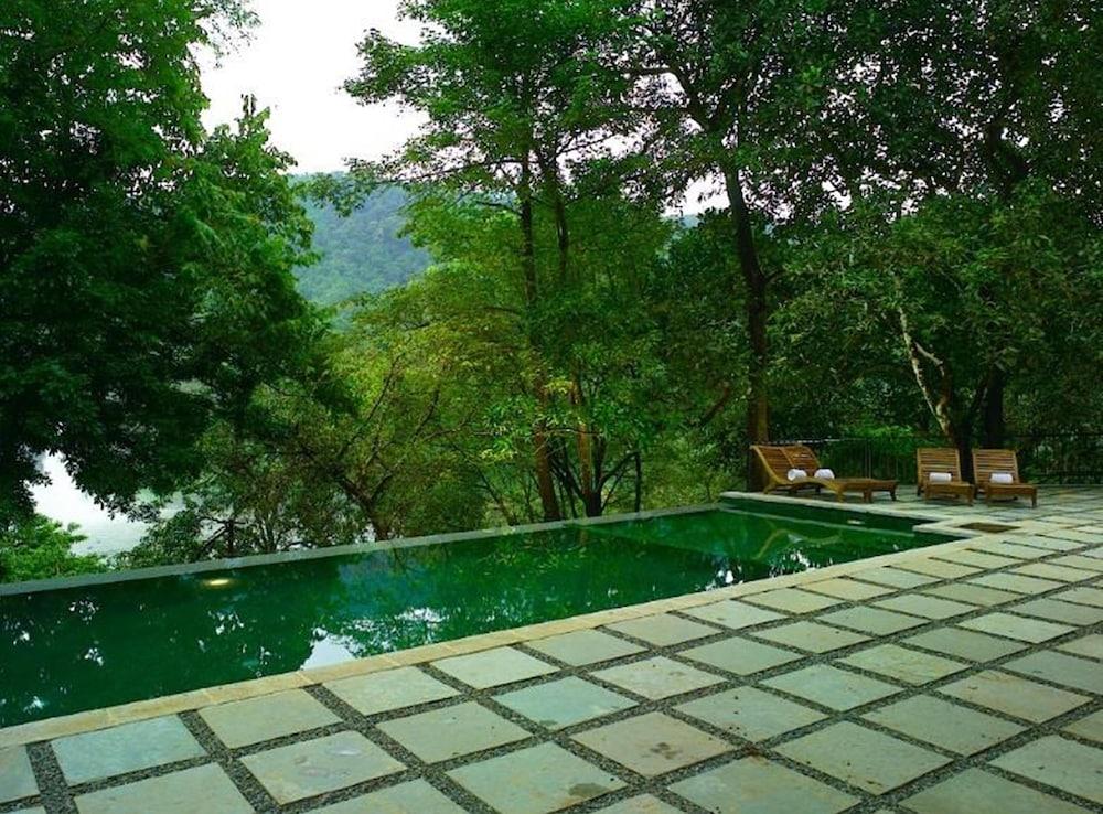 Rainforest Boutique Resort - Outdoor Pool