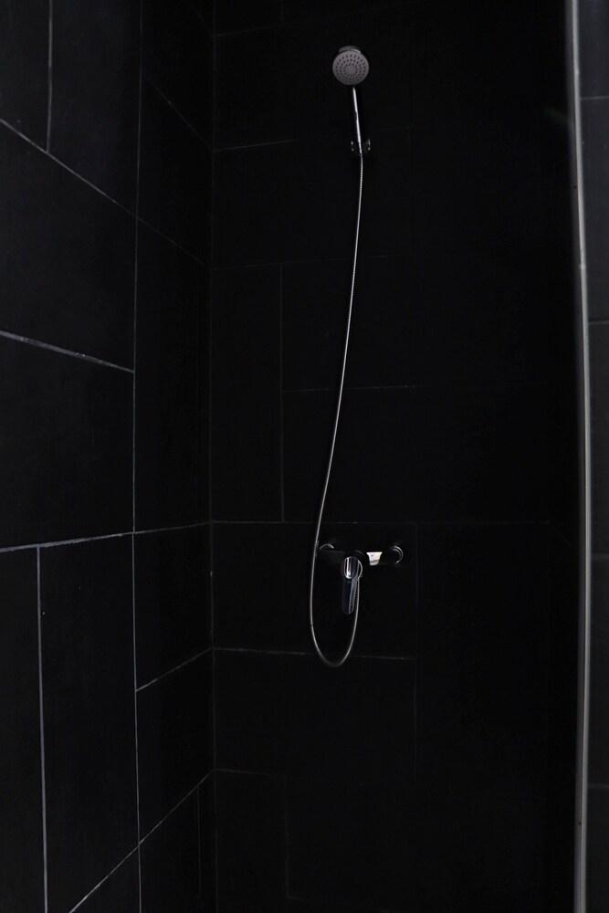 آبتو دي ديسينيو بورتا ديل سول 7 - Bathroom Shower