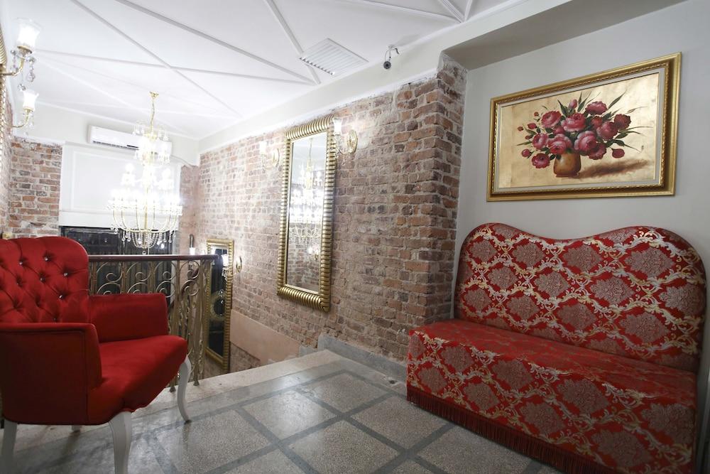 Istanbul Suite Home Galata - Lobby Sitting Area