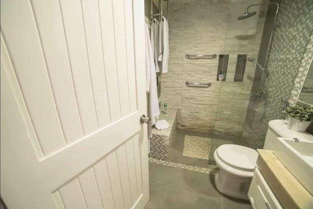 2BR Altos Chavon Apartment by ASVR-C1A - Bathroom