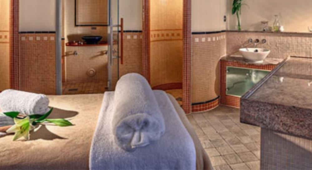 Suite Hotel Binz Familienhotel Rügen - Spa Treatment