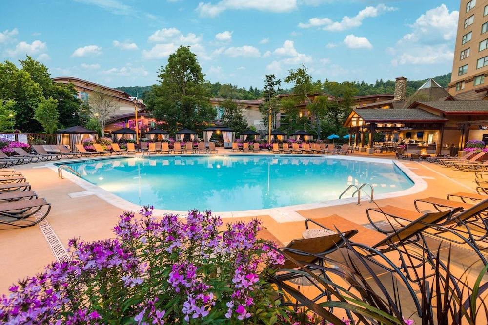 Harrah's Cherokee Casino Resort - Pool