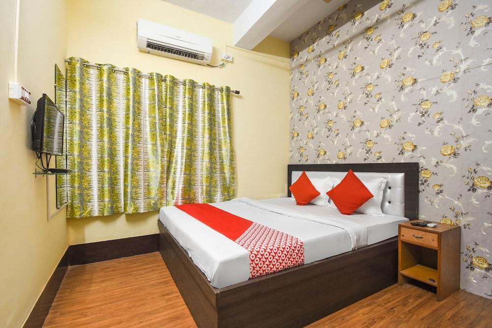 OYO 49183 Meera Guest House - Featured Image