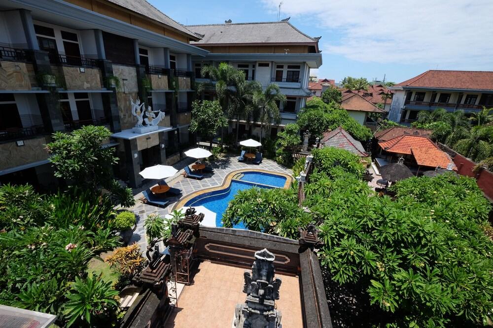 Sandat Hotel Kuta - Pool