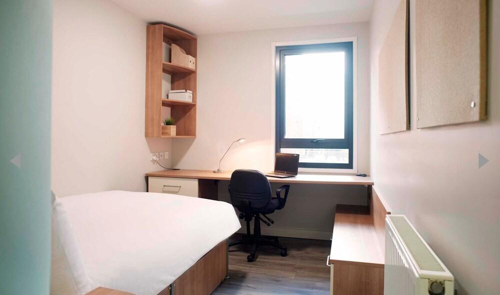 En Suite Rooms Students Only HOLLOWAY - Room