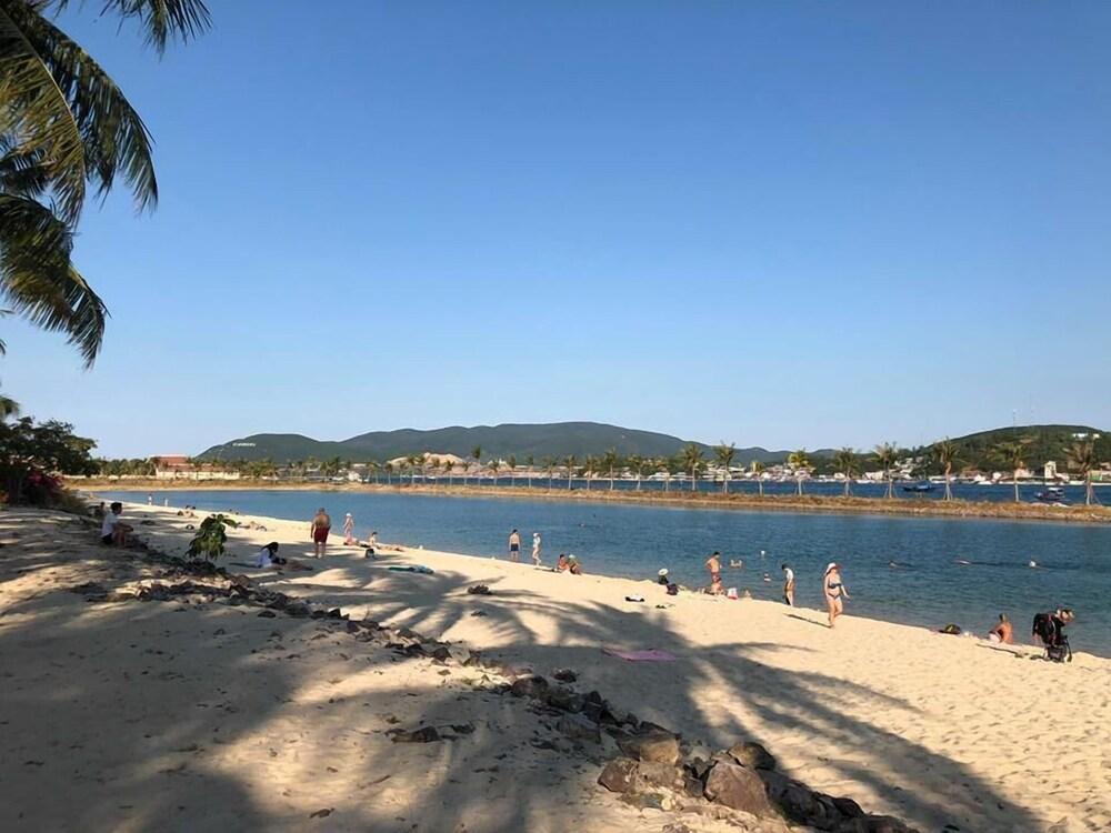 Anvien Villa Nhatrang - Beach