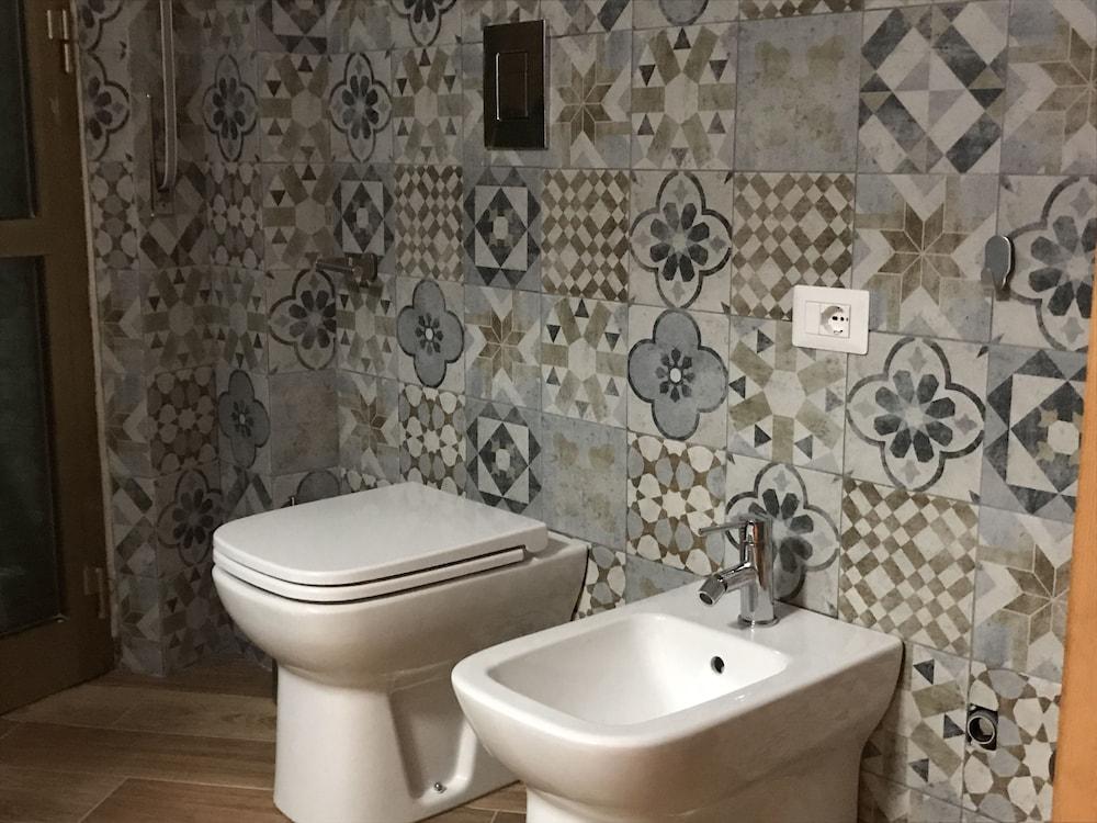 تيراتسا كارلو تيرتسو - Bathroom