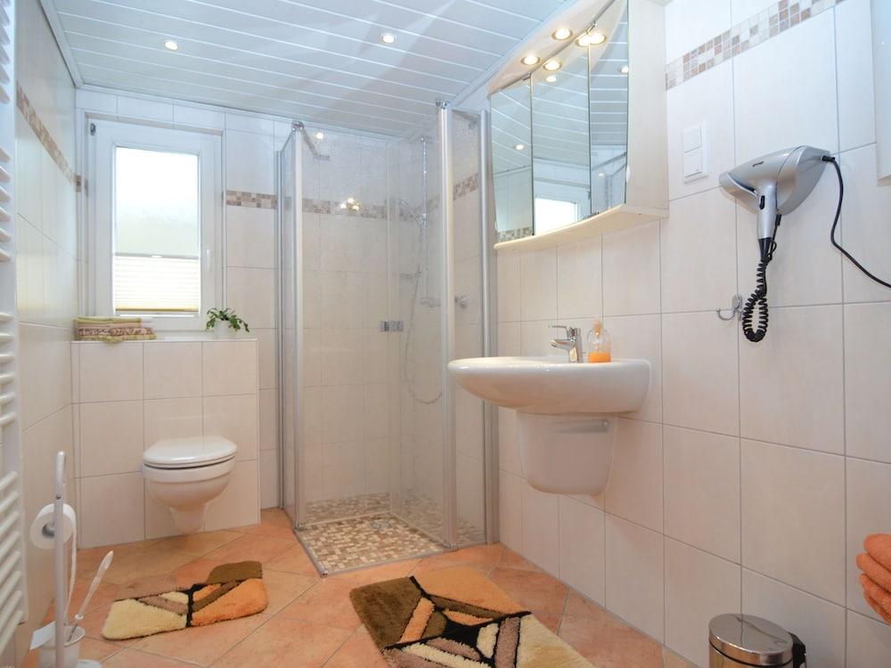 Elegant Holiday Home in Bestwig With Terrace - Bathroom
