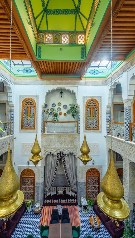 Riad Fes Nass Zmane - Featured Image