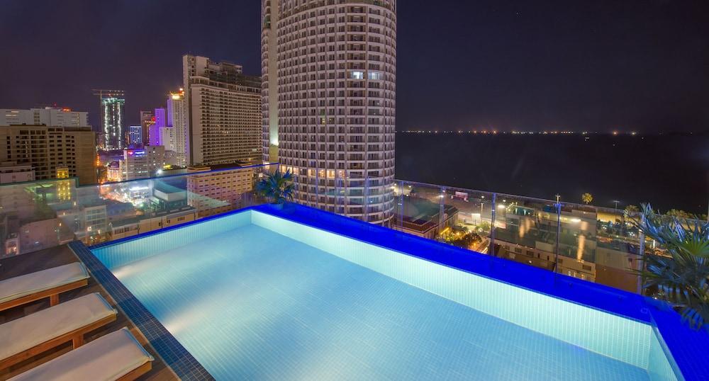 Atlantic Nha Trang Hotel - Outdoor Pool