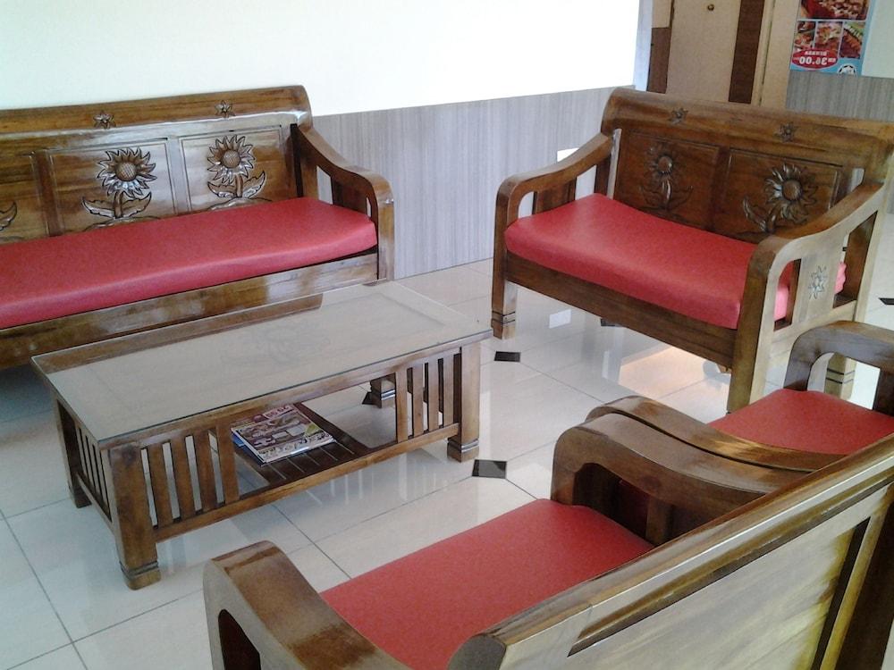 Suria Seremban Hotel - Lobby Sitting Area