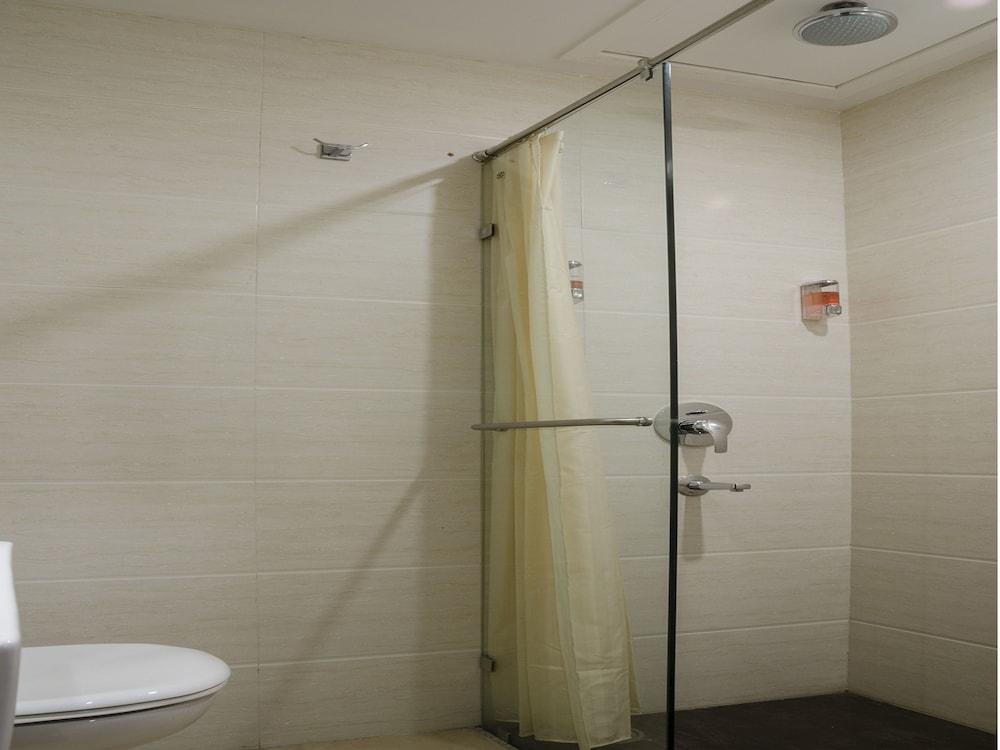 Hotel The Grace - Bathroom