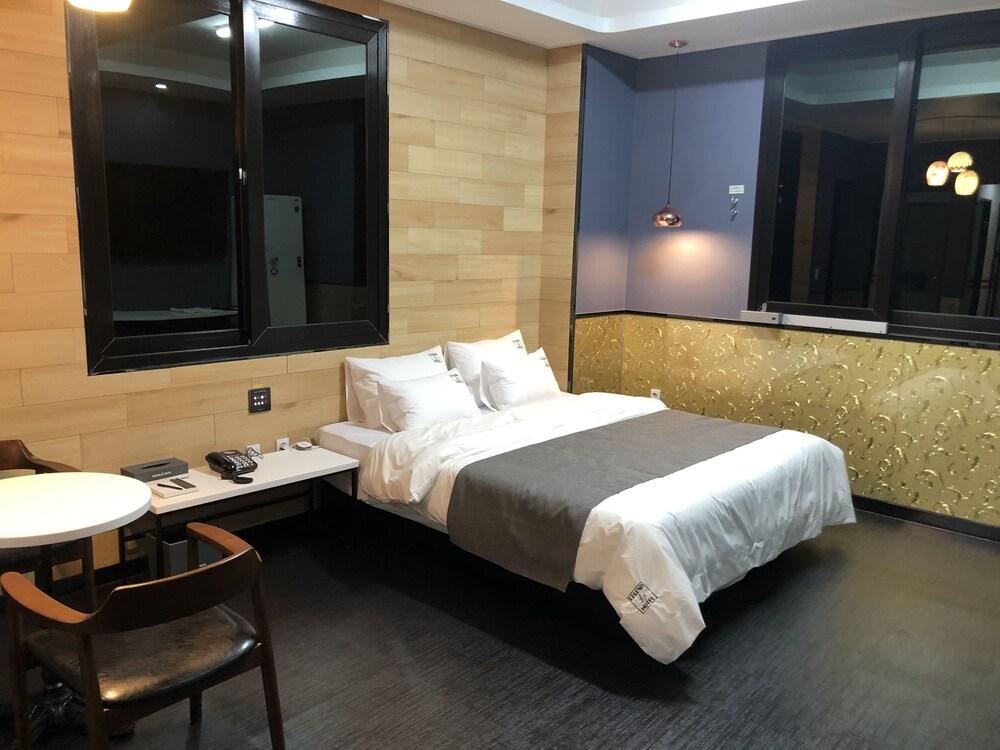 Legend Hotel - Room
