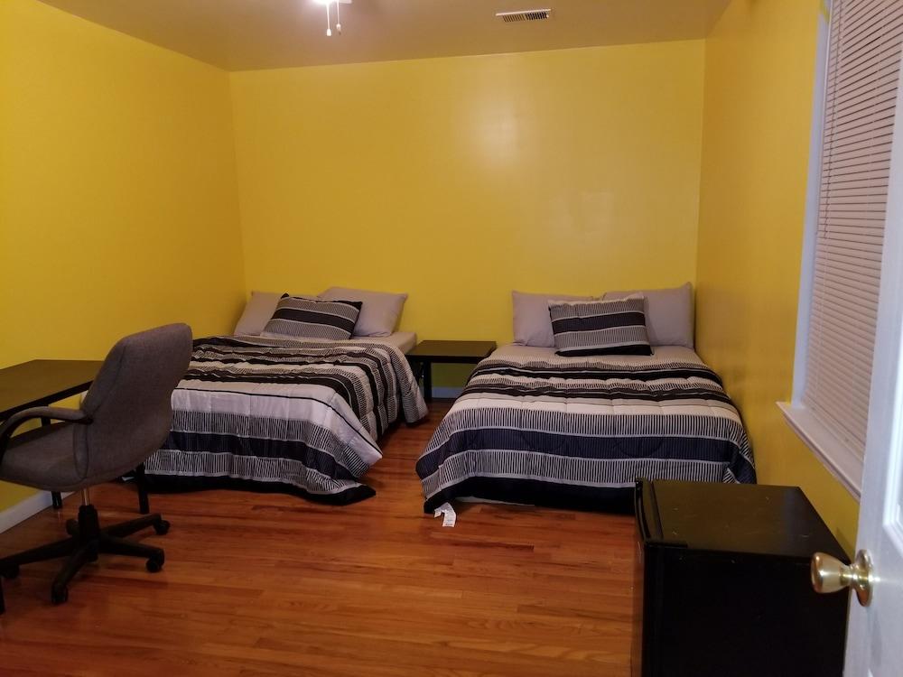 Private Rooms near EWR & NYC - Room