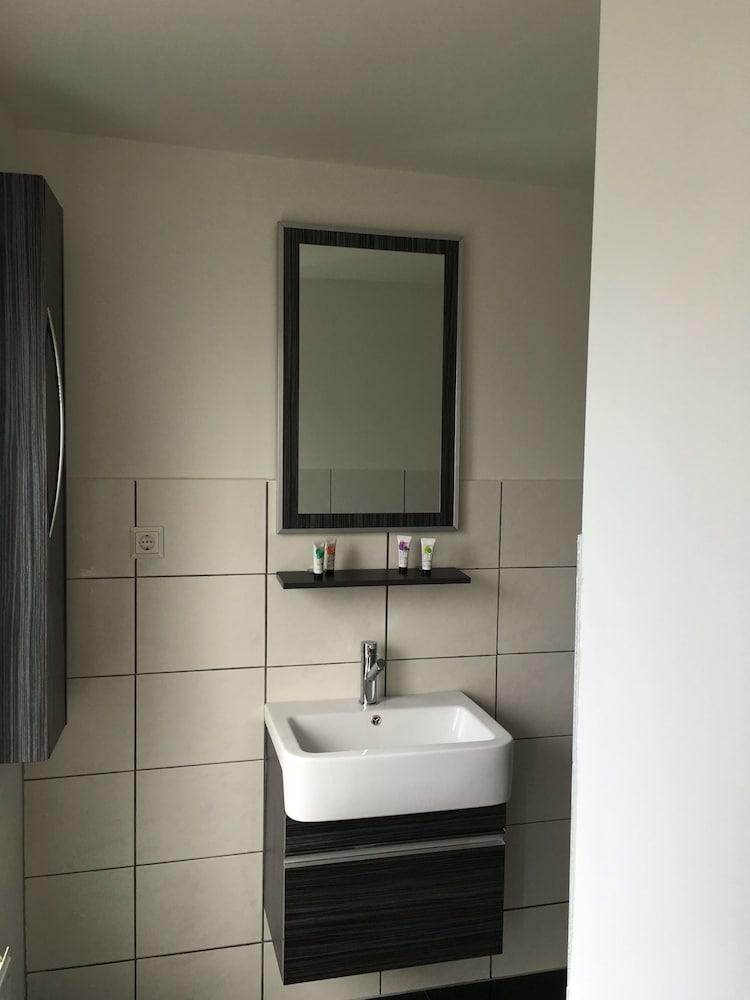B&B Check Mate Roermond - Bathroom