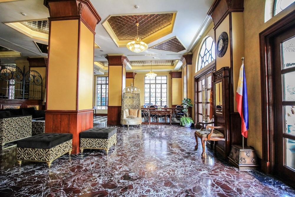 Luneta Hotel - Interior Entrance