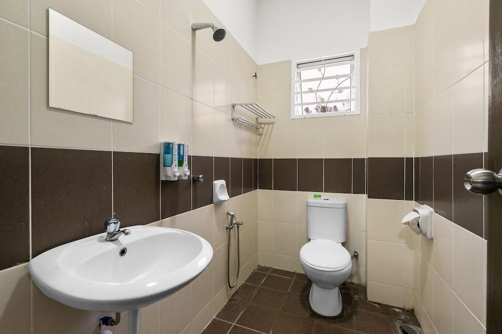 Rumah Den Homestay - Bathroom Sink
