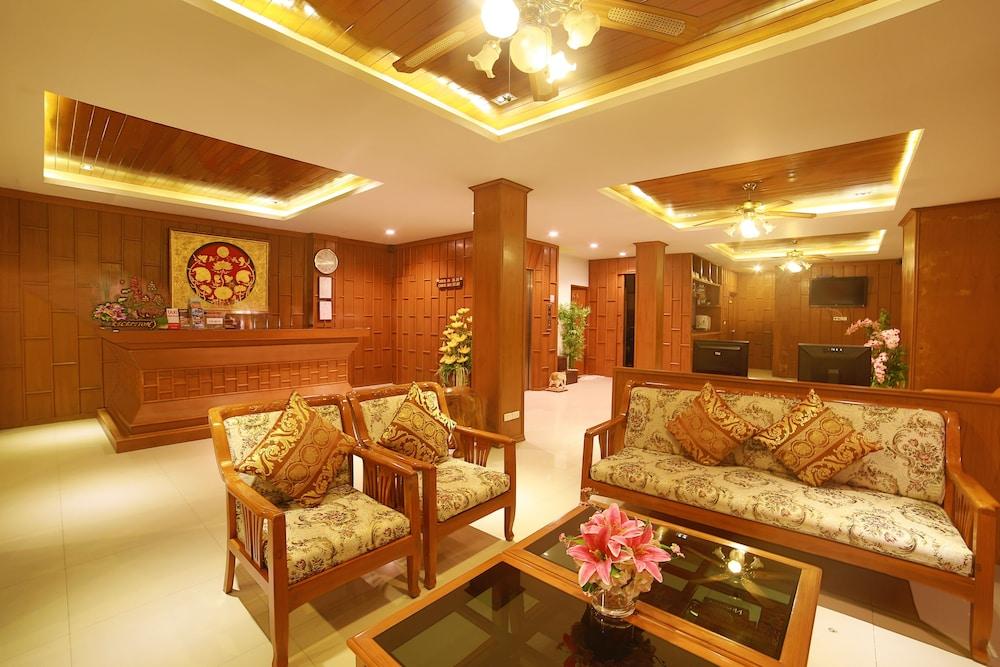 Lotus Hotel Patong - Lobby Sitting Area