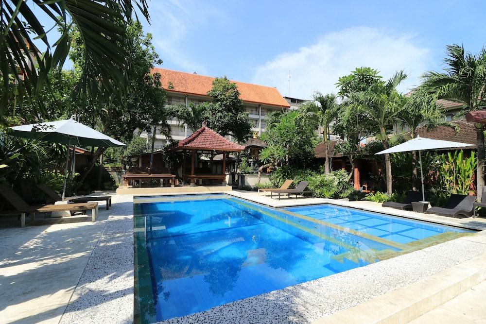 Ayu Lili Garden Hotel - Outdoor Pool