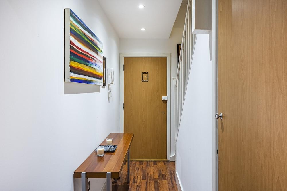 2 Bed Apartment near Bow Road Station - Interior Detail