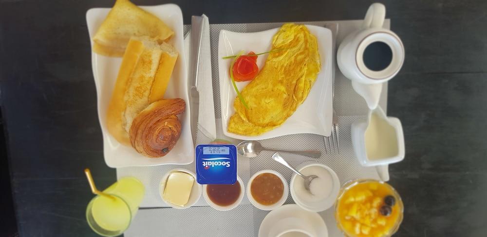 Sole Hotel - Breakfast Meal