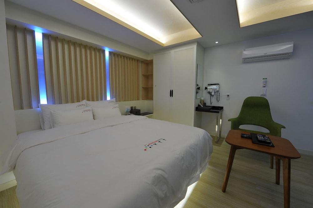 Ytt Hotel Nampo - Room