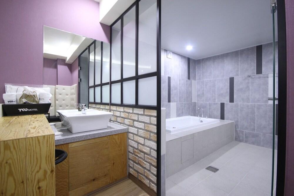 Roo Motel - Bathroom