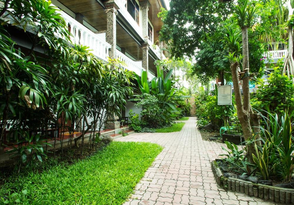 Simpang Inn Hotel - Property Grounds