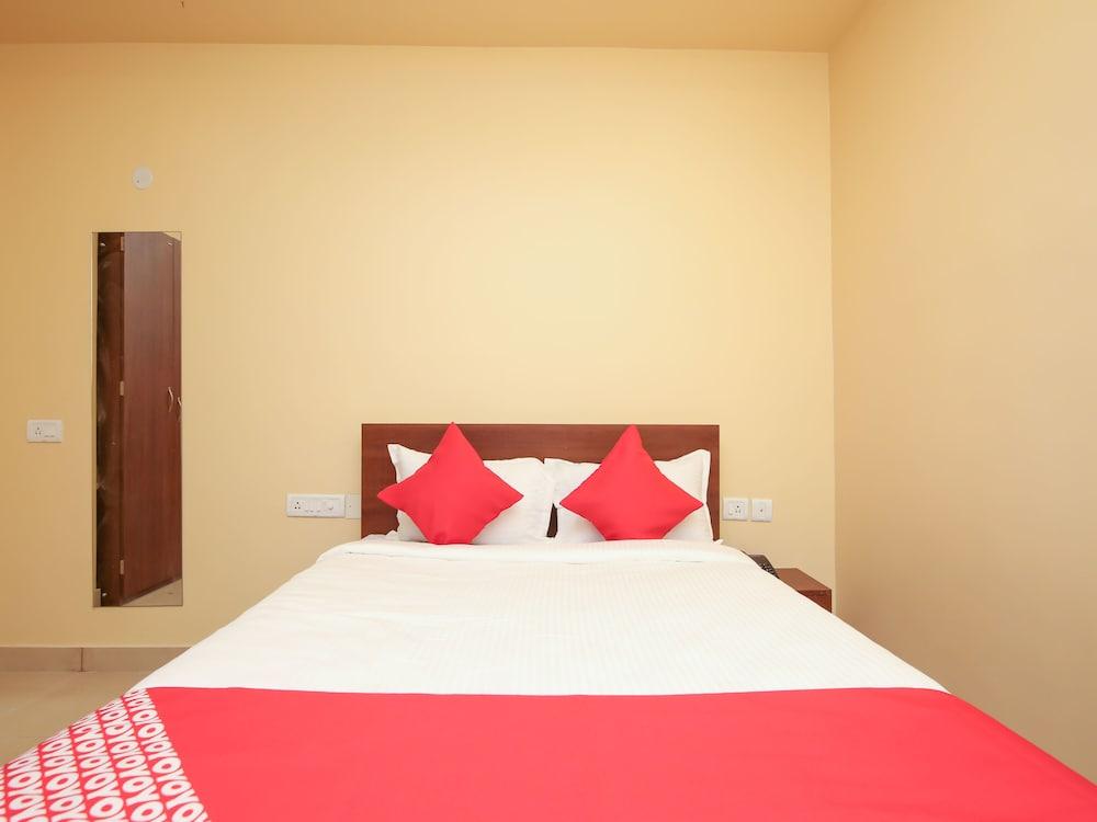 OYO Flagship 650 Gokul Residency - Guestroom