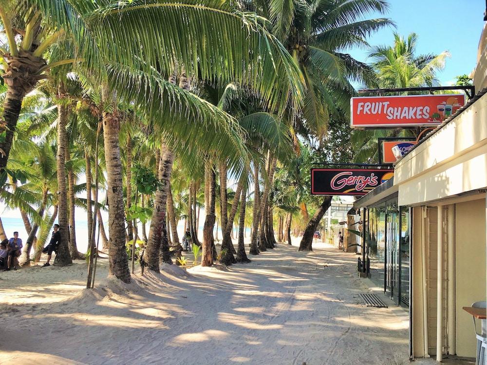Luxx Boutique Boracay - Beach