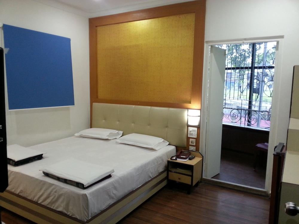 Hotel Akash Ganga - Room