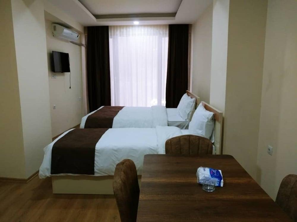 Newaz Hotel - Room