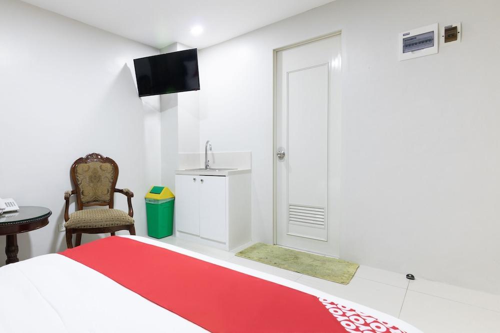 OYO 152 Sangco Condotel - Room