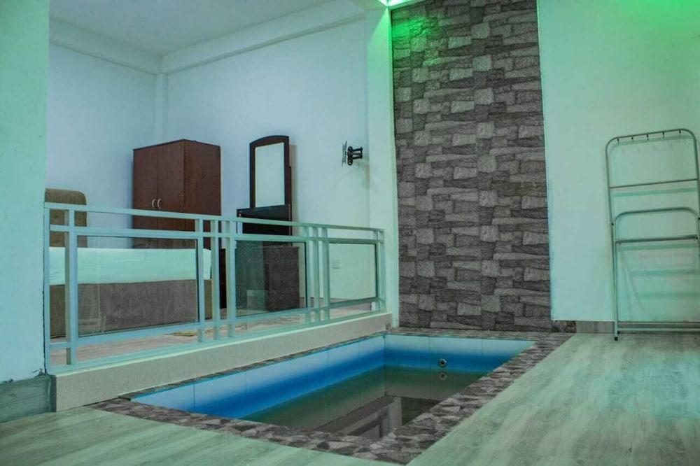 Ornateview Hotel - Indoor Pool