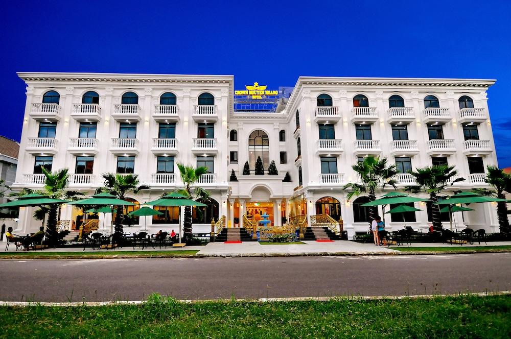 Crown Nguyen Hoang Hotel - Featured Image