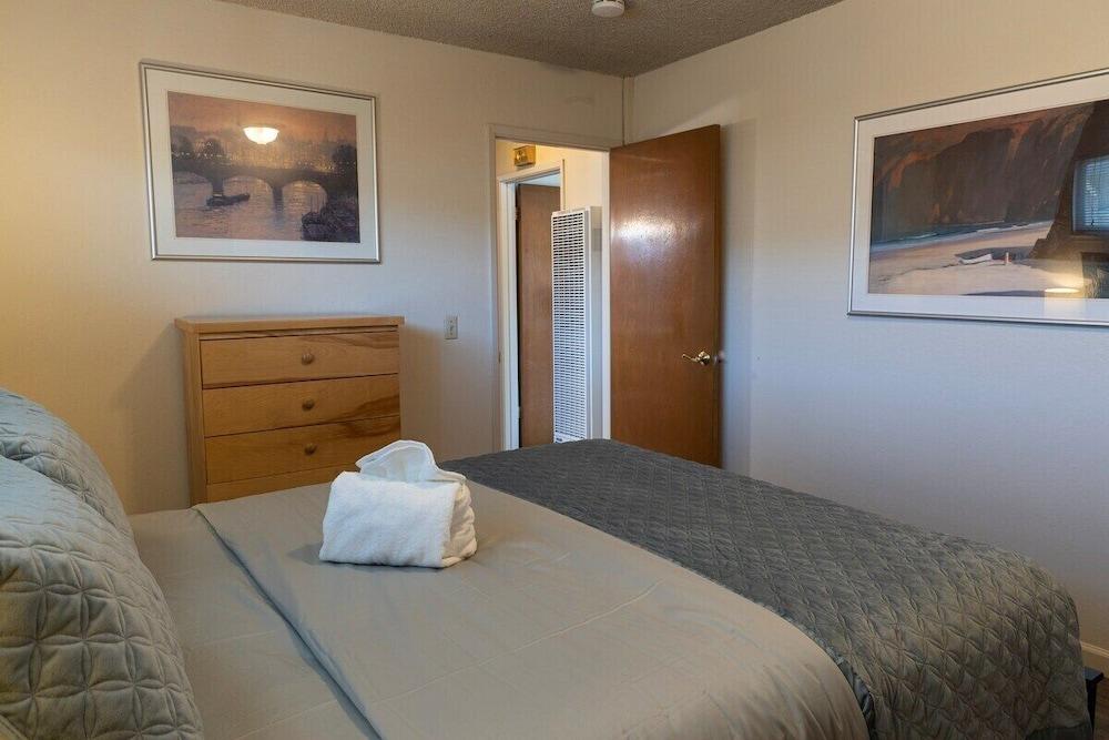 Comfortable and Clean 2-bedroom in Santa Clara - Room